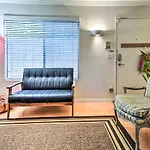 Santa Monica Townhome - Close To Beach!