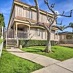 Santa Monica Townhome - Close To Beach!