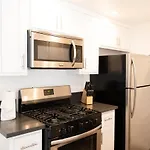 Chic Koreatown 1 Bedroom Close To Downtown La With Free Gated Parking