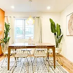 Hollywood Habitat - Br11-Wh