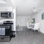 La Cozy 1 Bedroom Free Parking