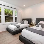 Luxury Home In West Hollywood, Sleeps 12