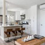 Modern Luxury Apartment Weho Boys Town