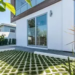Brooks Villa