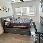 2 Bedroom Villa In Los Angeles