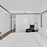 Luxury Dtla Condo