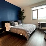 New Designer Corner Penthouse 2 Bedroom W/ 3 Beds
