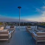 Luxe Corner Penthouse 1Br Condo On Sunset