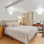 Private Studio City Guest House