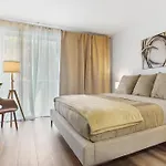 Swim Dine Relax In Marina Del Rey