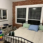 Newlodge East Hollywood Retreat