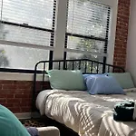 Newlodge East Hollywood Retreat