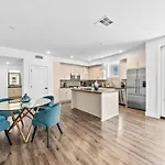 Sapphire Shores-Beach View 2Br Amazing Amenities