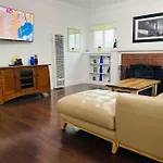 Stylish Gated 1,000Sq Ft 1Br + Bonus Br In Weho Private Designated Garage