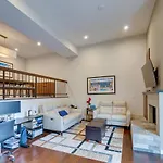Modern Beverly Hills Townhome 5 Mi To Hollywood!