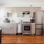 2 Bedroom Central Unit In Hollywood