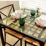 2 Bedroom Central Unit In Hollywood