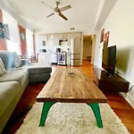 2 Bedroom Central Unit In Hollywood