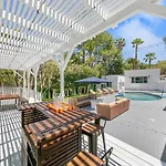 Studio City Contemporary Villa With Pool Sleeps 10