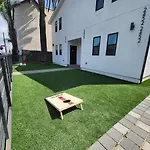R&R Suites