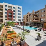 Luxury Studio Ph In Hollywood