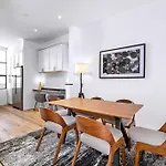 4Br Modern & Spacious Townhouse W/ Free Parking