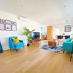 Hollywood/Thai Town Courtyard Apartment
