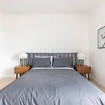 Brand New Luxury Apartment Weho Avl