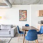 New 2Br Upscale Hollywood Apartment