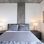 New 2Br Upscale Hollywood Apartment
