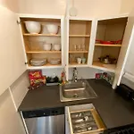 Cozy Andcomfortable Hollywood Apartment