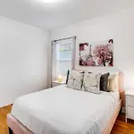 Prime Location! House W/Pool 7 Mins To Universal, 10 Mins To Hollywood