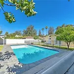 Prime Location! House W/Pool 7 Mins To Universal, 10 Mins To Hollywood