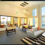 Relax On Wilshire With A View