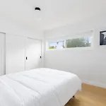 Beautiful 3 Bedroom In Mar Vista