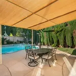 Large Home With Pool + Jacuzzi