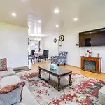 North Hills Oasis With Private Pool, Near Golfing