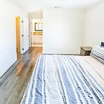 Large Chic 5-Bedroom 3 Bathroom Clost To Downtown La
