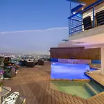 Hollywood Hills Infinity Villa