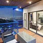 Hollywood Hills Infinity Villa