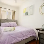 Stylish And Modern 2Br Unit In The Heart Of K-Town