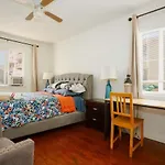 Stylish And Modern 2Br Unit In The Heart Of K-Town