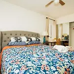 Stylish And Modern 2Br Unit In The Heart Of K-Town