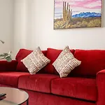 Beautiful 2Br Unit In The Heart Of K-Town
