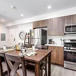 Balcony 2Br 2B In Heart Of K Town N