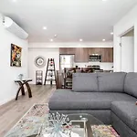 Balcony 2Br 2B In Heart Of K Town N