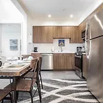 In The Heart Of K Town 3B 2B Loft N2
