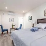 Balcony 2Br 2B In Heart Of K Town N
