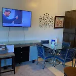 Lake Balboa 3 Bedroom Cozy Stay !