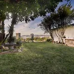 Luxury Hollywood Hills Gated View Estate - Ultra Private And Gorgeous! Minutes To Universal Studios And Hollywood!